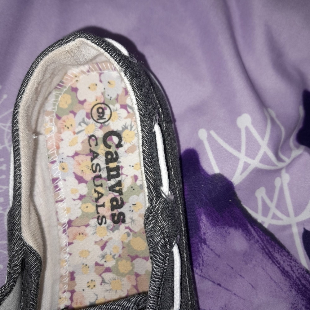 Womans shoes - Picture 3 of 3